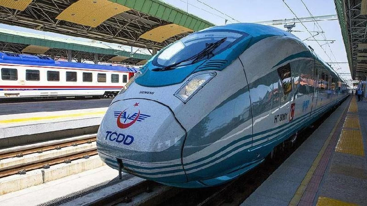 Hızlı trenler yolcu rekoru kırdı