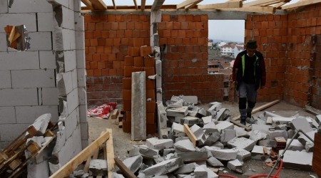 İnegöl'de kaçak yapıya geçit yok