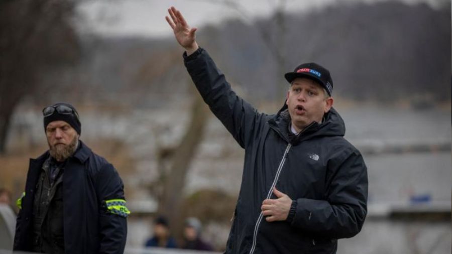 İngiltere Kur'an yakan provokatöre izin vermedi