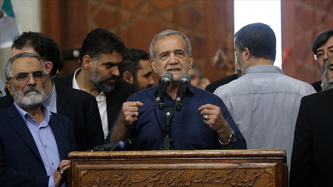 �ran Cumhurba�kan� Peze�kiyan: "�lke a��r ko�ullar alt�nda ve halk ekonomik a��dan zor durumda"