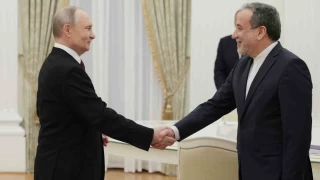 ran Dileri Bakan Araki, Rusya'da