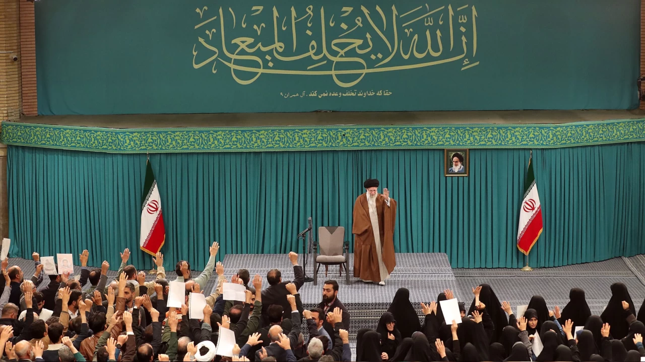 �ran lideri Hamaney'den �srail'in sald�r�s� sonras� ilk a��klama