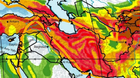 İran'da birer dakika ara ile 6,1 ve 6,3'lük depremler