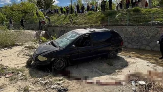 Isparta'da otomobil kanala dt: 2 yaral