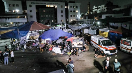 İsrail, Şifa Hastanesi Yerleşkesi'ndeki poliklinik binasını bombaladı