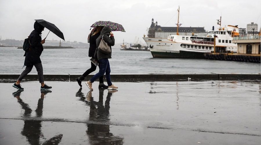 İstanbul'da yağan yağmur sevindirdi