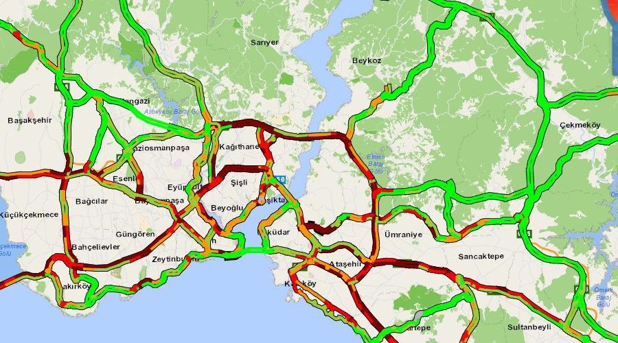 İstanbul'da yağmur trafiği felç etti, yoğunluk yüzde 87 seviyesine ulaştı