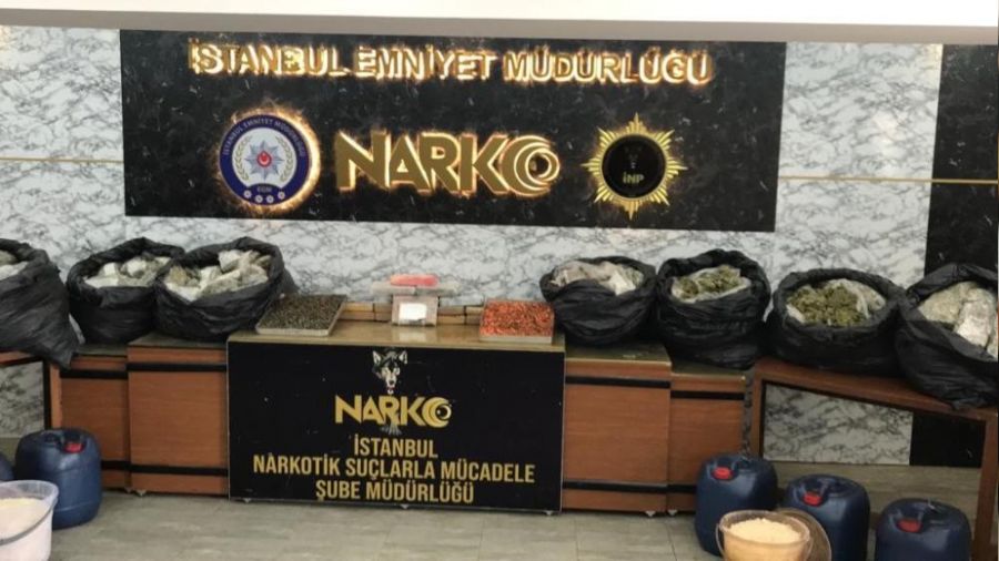 �stanbul'da zehir tacirlerine operasyon