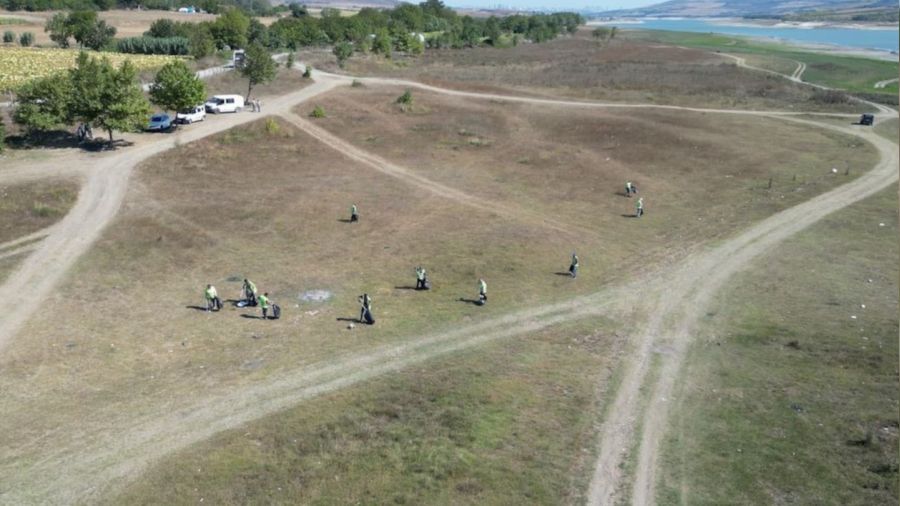 �stanbul'daki baraj havzalar�ndan haftada 100 ton ��p toplan�yor