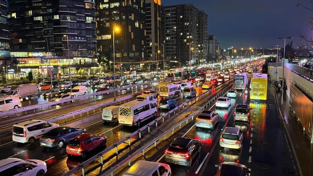 İstanbul'un nefes alma çabası: Trafik çilesi son bulacak mı?
