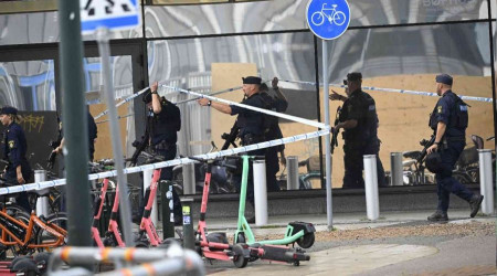 İsveç'te alışveriş merkezine silahlı saldırı: 1 ölü 1 yaralı