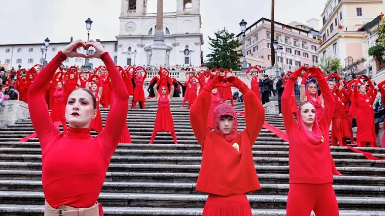 İtalya'da 'kadın cinayetine müebbet hapis ceza' yasası onaylandı