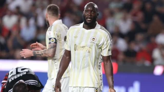 �talyanlar Lukaku'yu Fenerbah�e'ye g�nderdikleri i�in bayram yap�yor