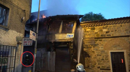 tfaiye eri binann altnda kalmaktan son anda kurtuldu 