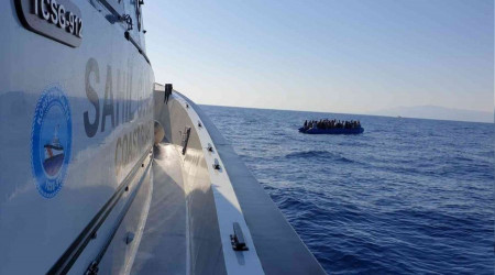 İzmir açıklarında düzensiz göçmen hareketliliği