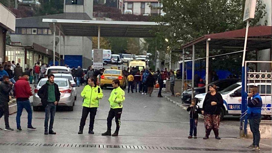 zmir'de iki grup arasnda silahl kavga: 2'si ar 6 yaral
