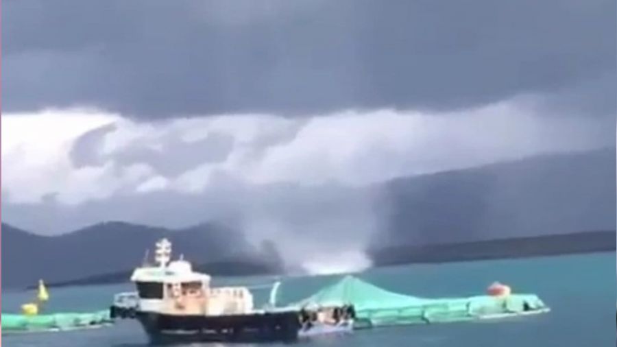 �zmir'de korkutan hortum kamerada