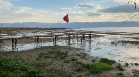 İznik gölünde de sular çekiliyor
