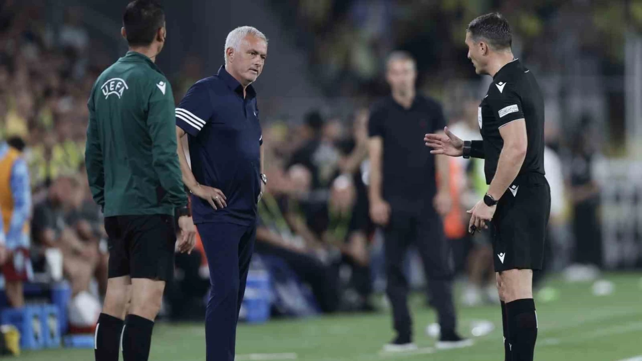 Jose Mourinho: �ampiyonlar Ligi'ne haz�r�m. Play-off kolay olmayacak. Benfica da mutlu de�ildir