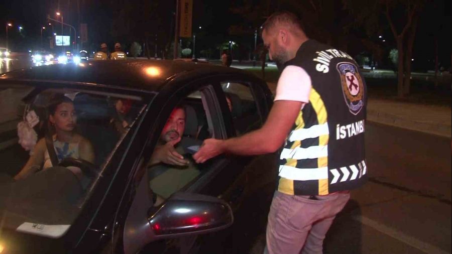 Kad�k�y'de d�n gece 104 bin 629 TL para cezas� kesildi