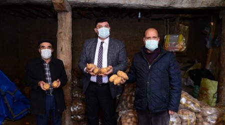 Kahramankazan Belediyesi patates üreticisinin imdadına yetişti
