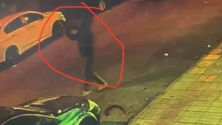 Kahvehaneyi basıp tabanca ile havaya ateş ettiler