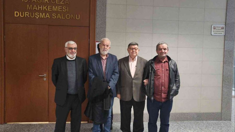 Kapatlan Zaman gazetesinin eski yazarlarna hapis cezas