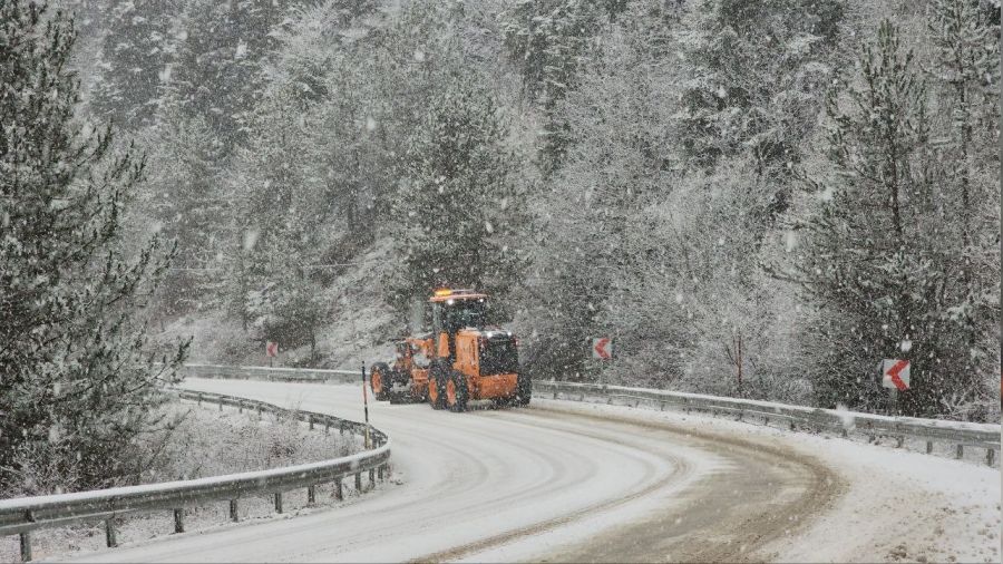 Karabk-Bartn karayolunda kar ya etkili