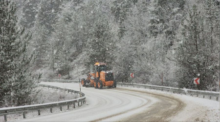 Karabk-Bartn karayolunda kar ya etkili