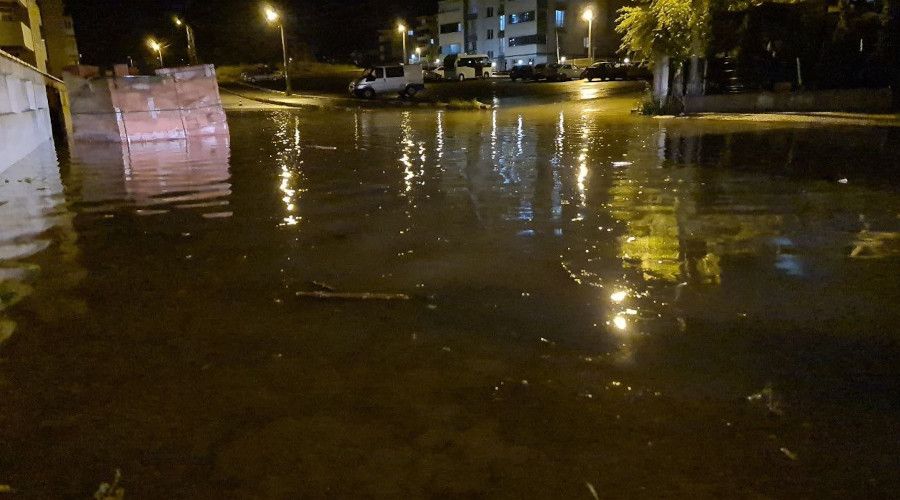 Karabük'te metrekareye 20 kg yağış düştü, ev ve bahçeleri su bastı