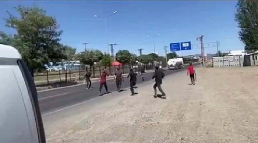 Karayolundaki kavgan�n sebebi ' Ba�l�k Paras�' 