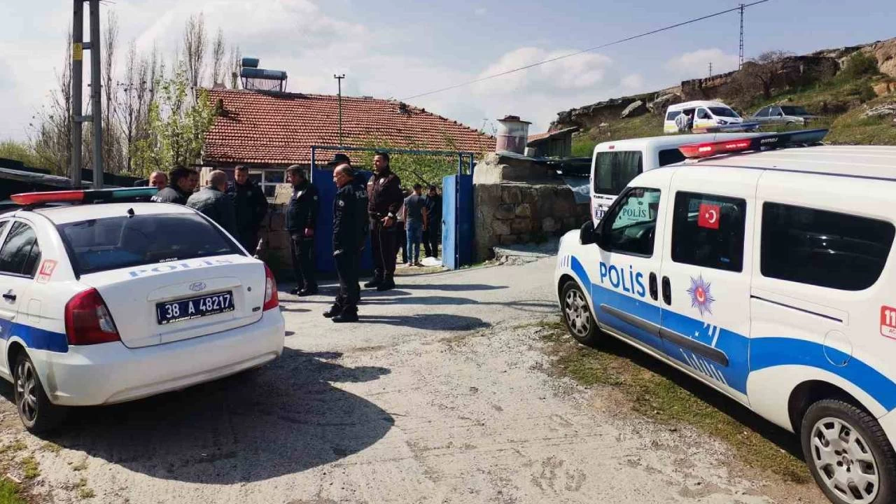 Kayseri'de 2 genç evde ölü bulundu