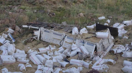 Kayseri'de kamyon şarampole uçtu: 3 ölü