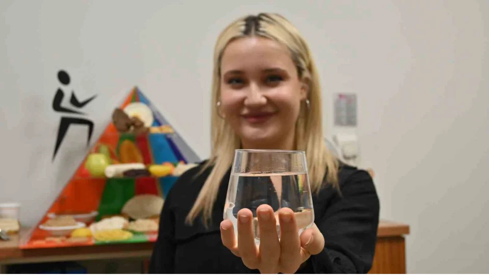 K���n su t�ketiminin azalmas� sa�l��� tehdit ediyor