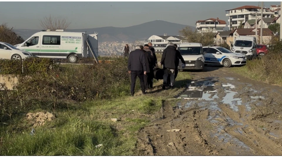 K�z arkada�� taraf�ndan �al�l�klar�n aras�nda �l� bulundu