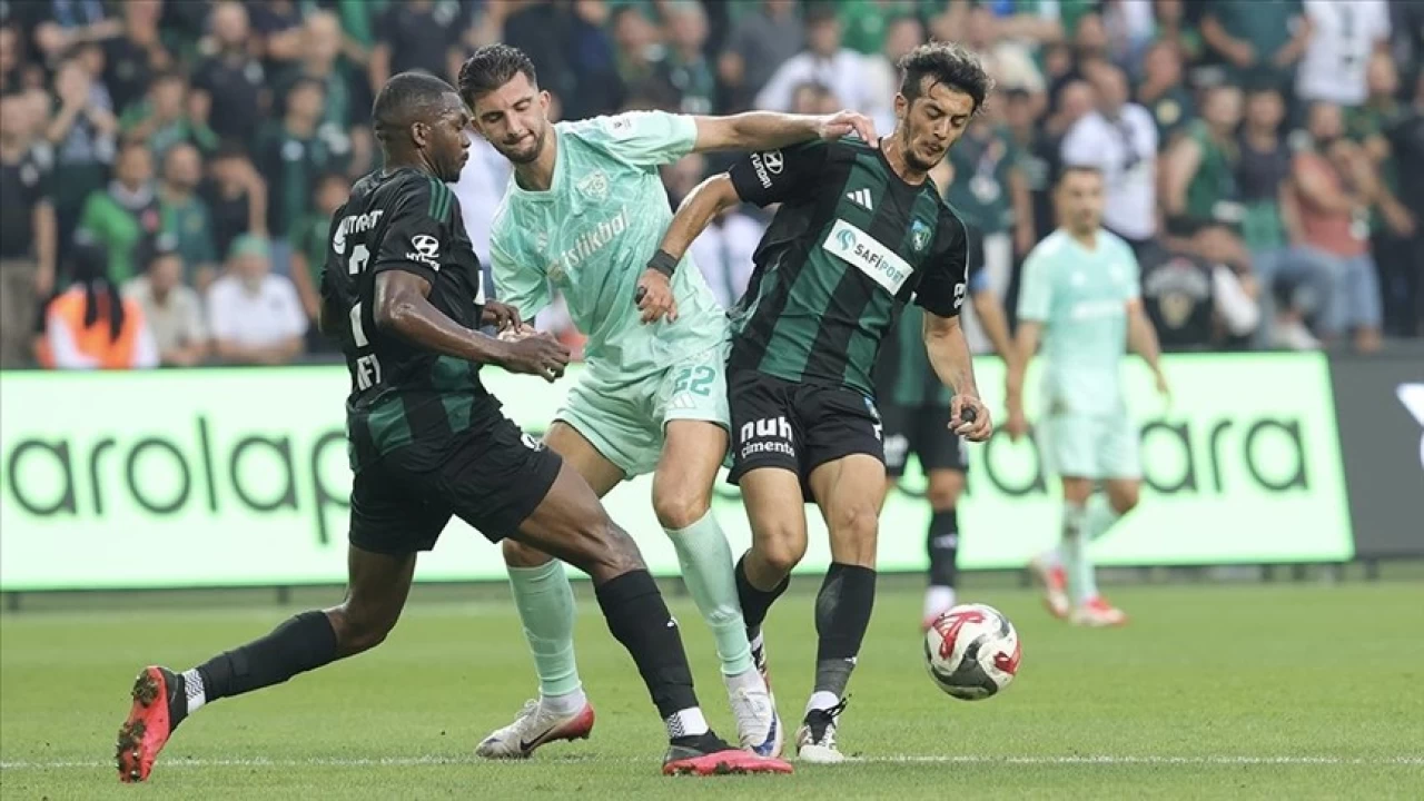 Kocaelispor ligdeki ilk puanını son dakikada aldı