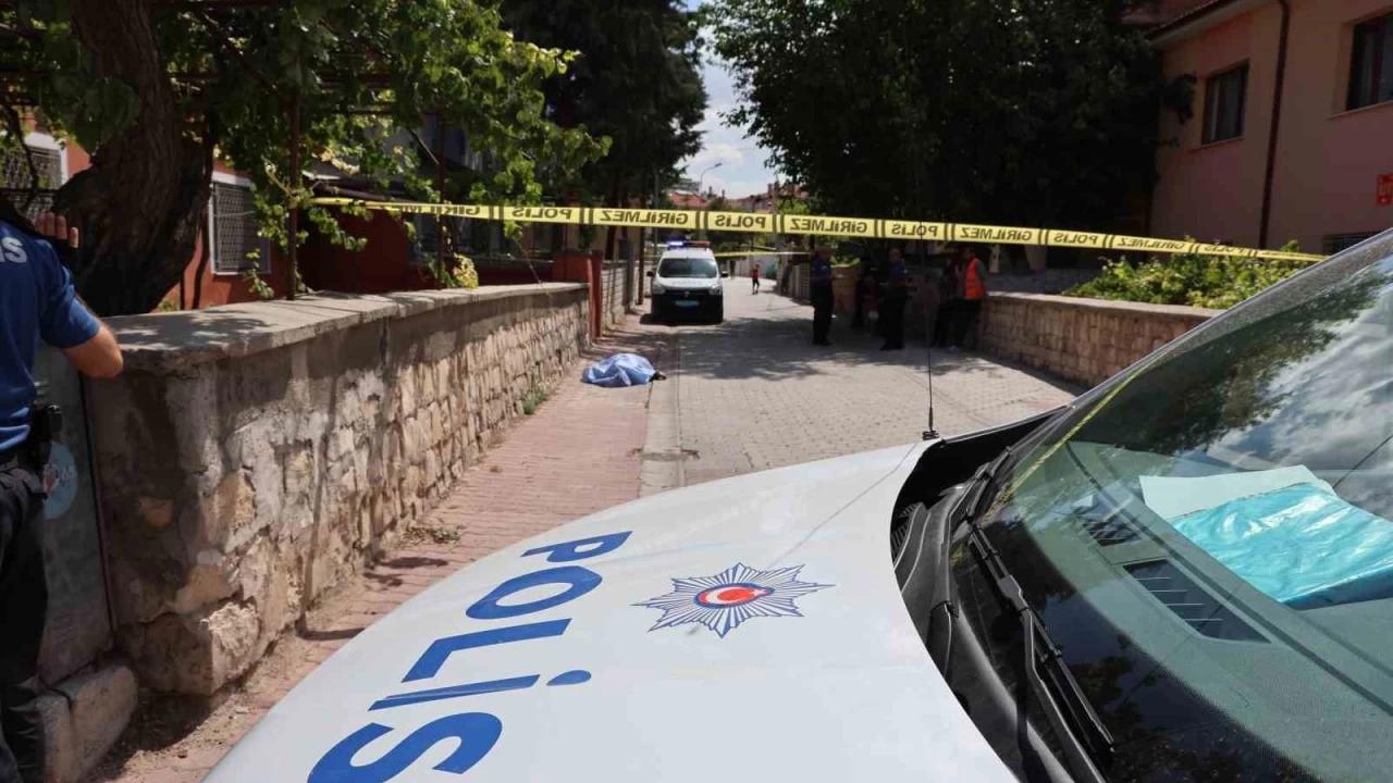 Konya'da sokak ortasında ölü bulundu