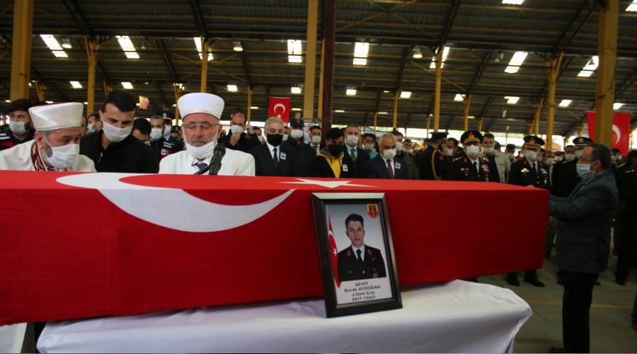 Konyal� �ehit topra�a verildi