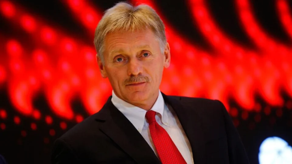  Kremlin, Ukrayna ile m�zakerelere a��k olduklar�n� ancak Karadeniz'deki durumun �zel bir nitelik ta��d���n� belirterek, Kiev'e askeri te�hizat ve yak�t sevkiyat�n�n tamamen durdurulmas�n�n hayati �nem ta��d���n� vurgulad�