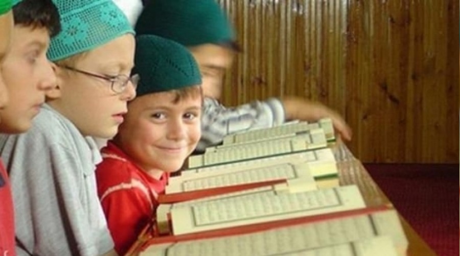 Kur'an kursu ��reticilerinin ek ders �creti devam