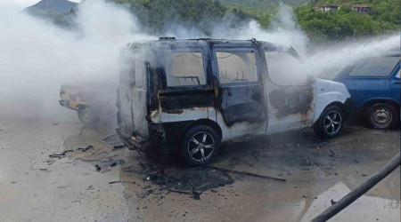 LPG'li ara tamir esnasnda alev ald, 3 ara kullanlamaz hale geldi