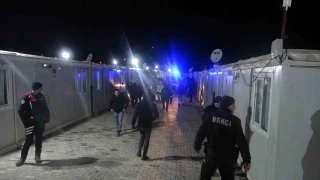 Malatya'da, konteyner kentte polise saldırı