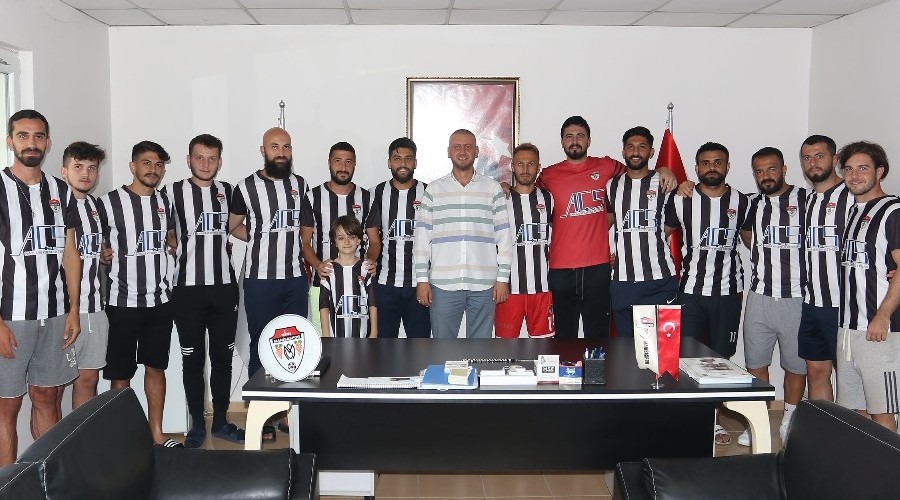 Manisaspor'da 14 imza birden