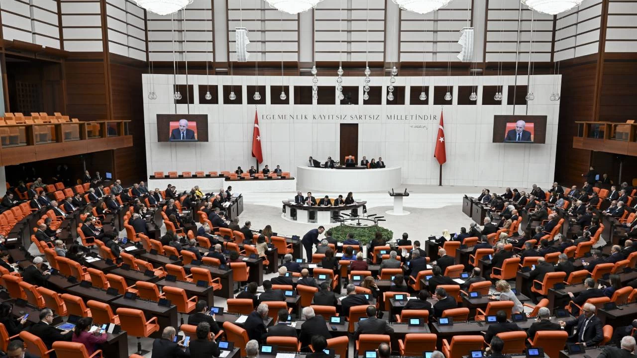 Meclis genel kurulu 'terr' gndemi ile topland