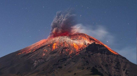 Meksika'daki Popocatepetl Yanardağı'nda son 10 günde 25 patlama