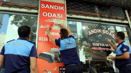 Mersin'de Arapça yazılı tabela ve reklamlar kaldırılıyor