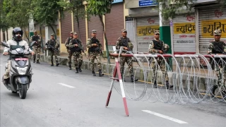 Nepal'de 'sokak' kazand