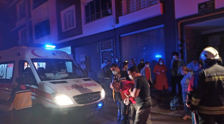Ocakta unutulan yağın çıkardığı yangında 3 kişi hastaneye kaldırıldı
