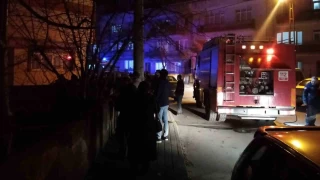 Ocakta unutulan yemek yangın çıkardı