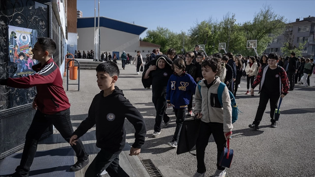 Öğrenciler ders başı yapacak